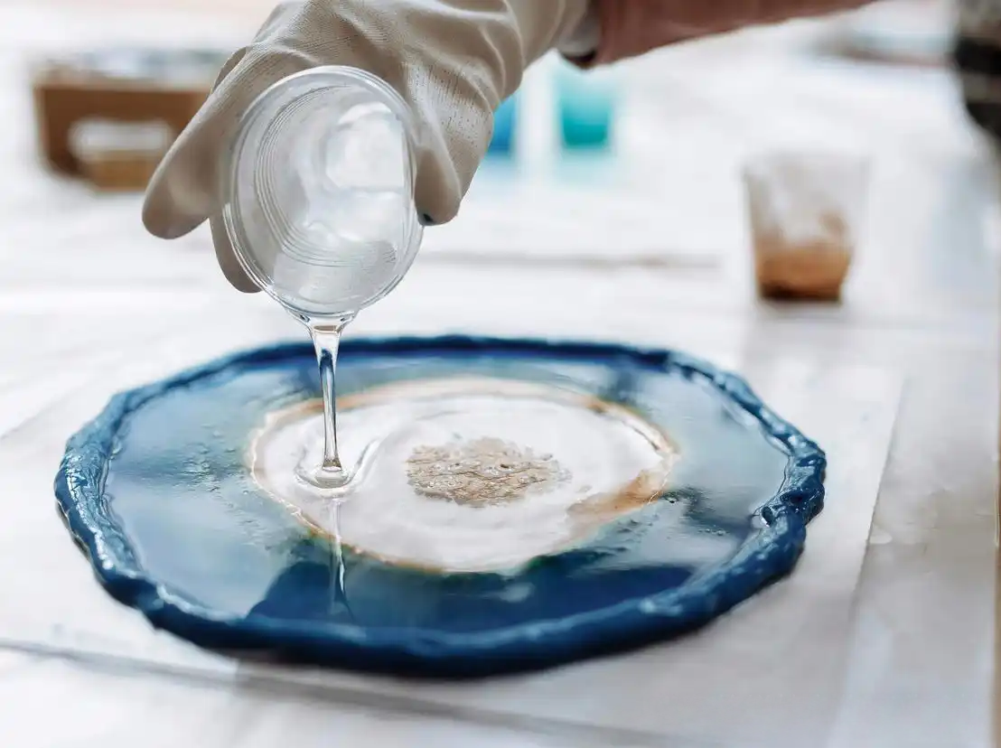 【线束粘接痛点解答】为什么说耐 12 小时沸水煮的 UV 胶才是线束防护标准答案？