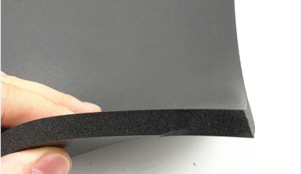 不同压缩率（如15% vs 50%）对硅胶泡棉性能测试结果的影响差异有多大？